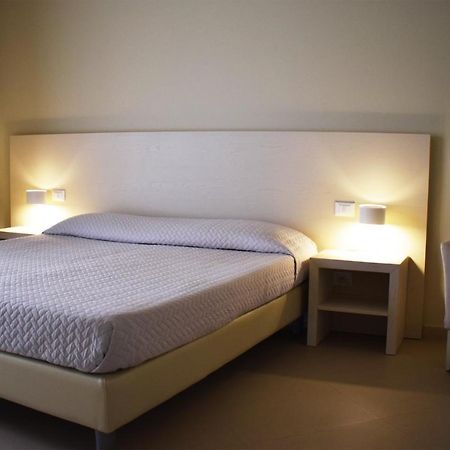 Hotel & Residence Exclusive มารีนาดีคาร์รารา ภายนอก รูปภาพ