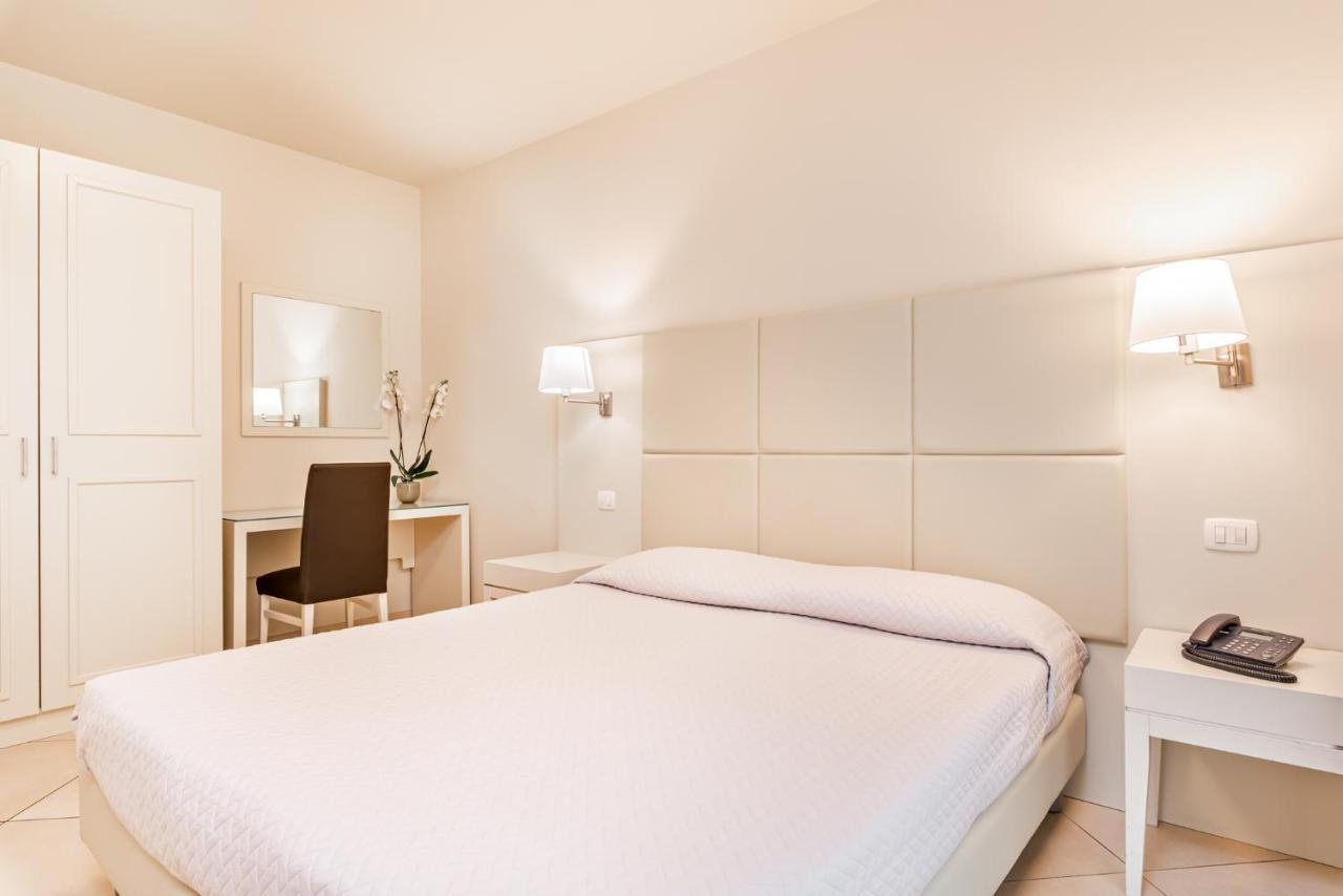 Hotel & Residence Exclusive มารีนาดีคาร์รารา ภายนอก รูปภาพ