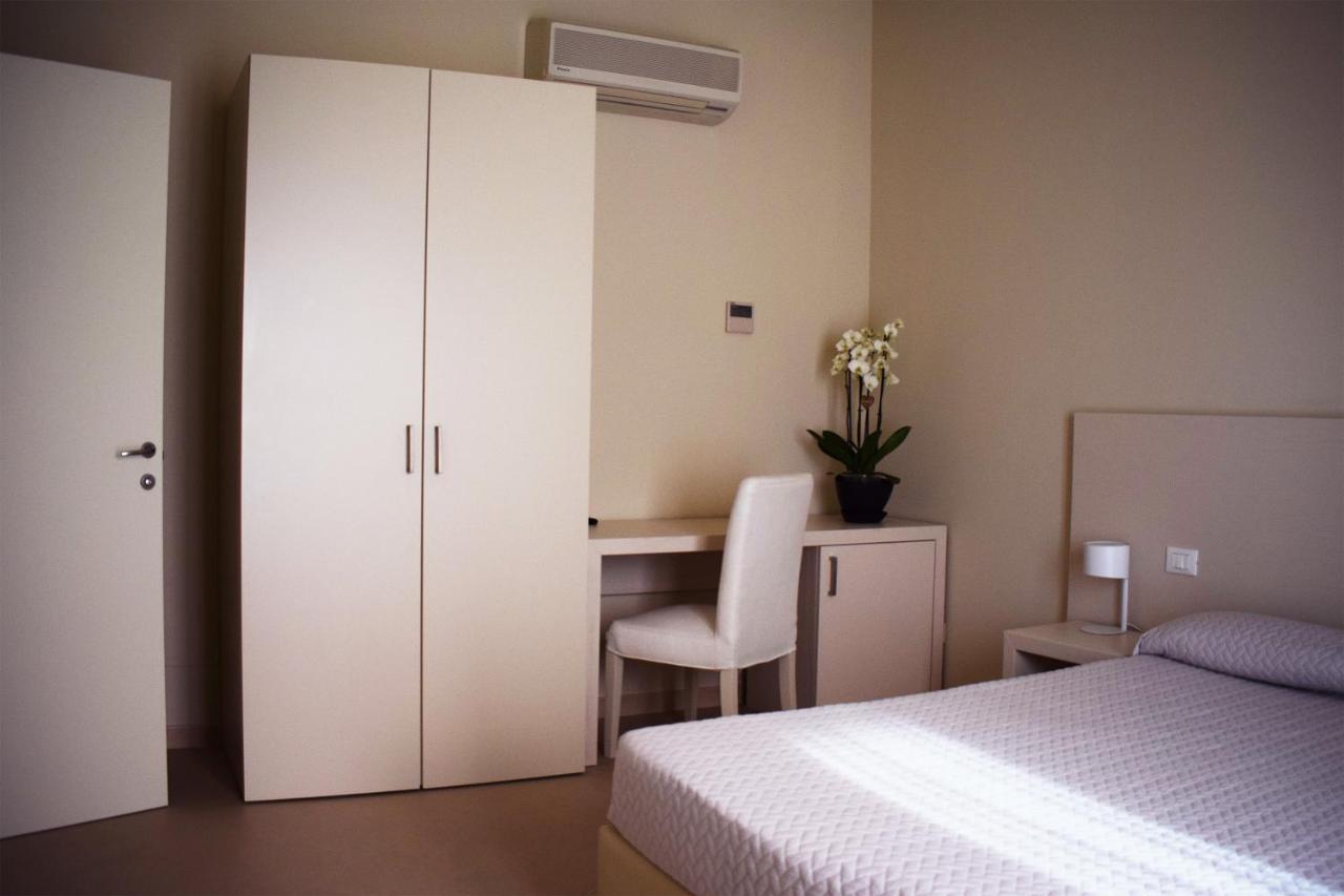 Hotel & Residence Exclusive มารีนาดีคาร์รารา ภายนอก รูปภาพ